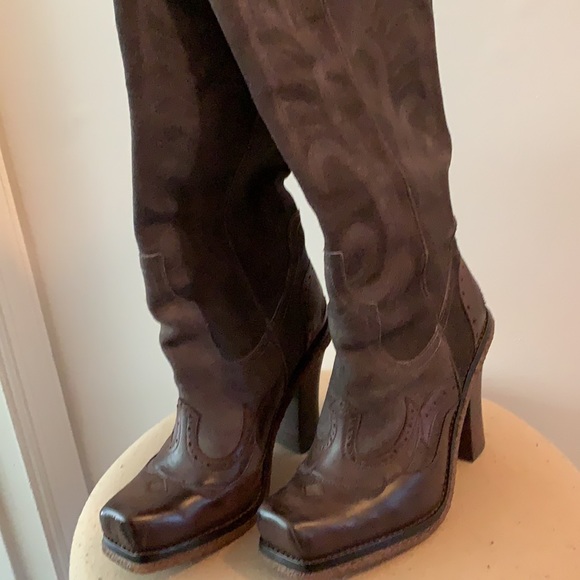 Lisa for Donald J Pliner knee boot. - Picture 6 of 6